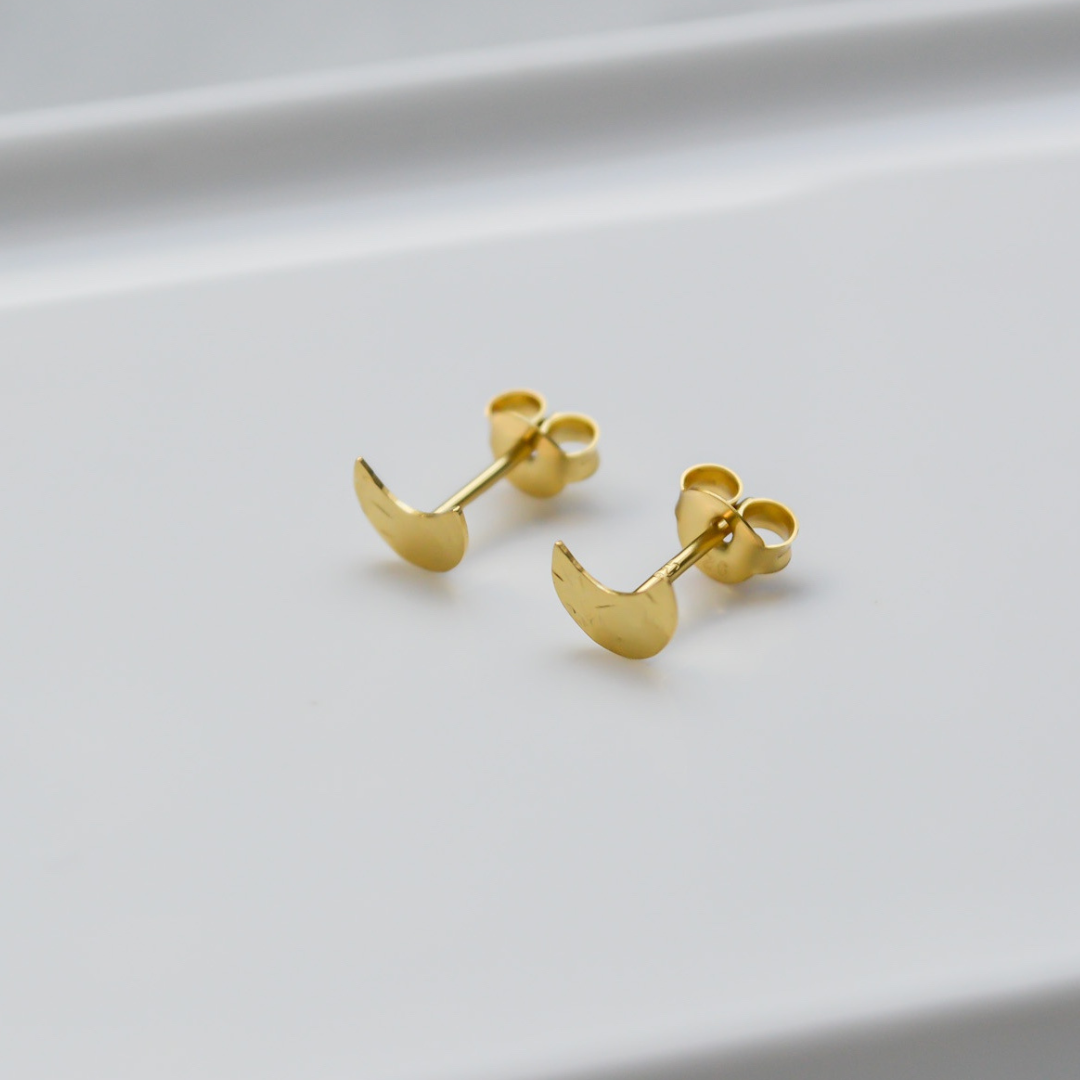 "Goldmoon" filigrane goldene, texturierte Mondohrstecker