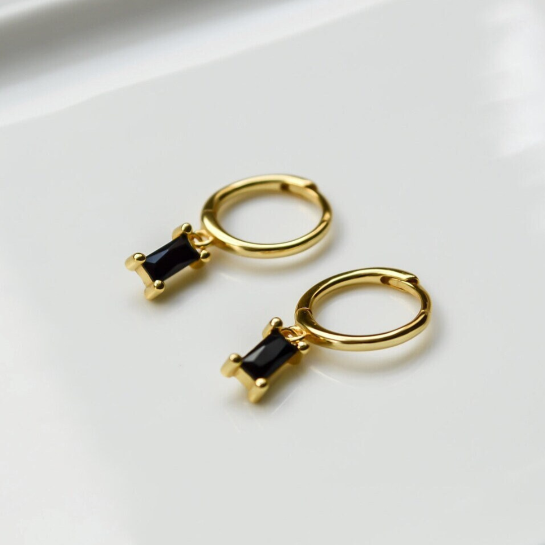 "Black Sparkling" Baguette Zirkonia Creolen und Triple CZ Ohrstecker Set Gold