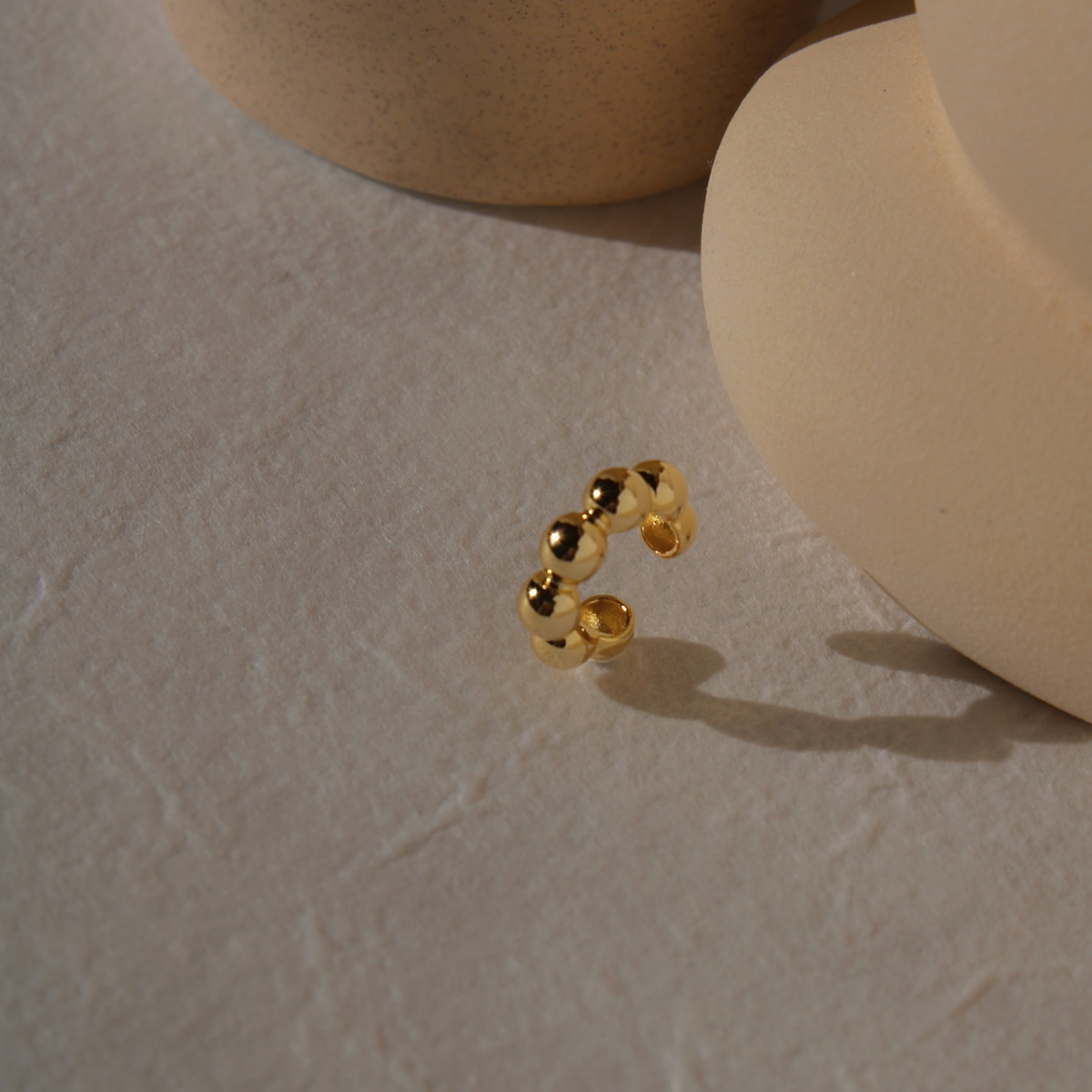 Beaded Orbit Cuff - eleganter Statement Earcuff