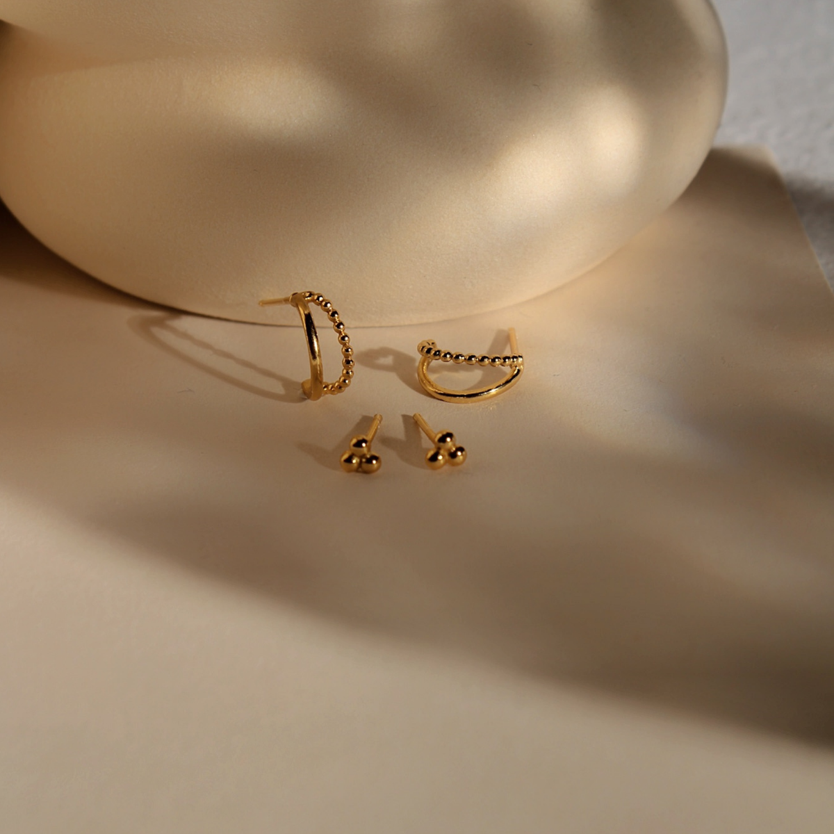 Juniper – Ohrstecker & Halbcreolen Set