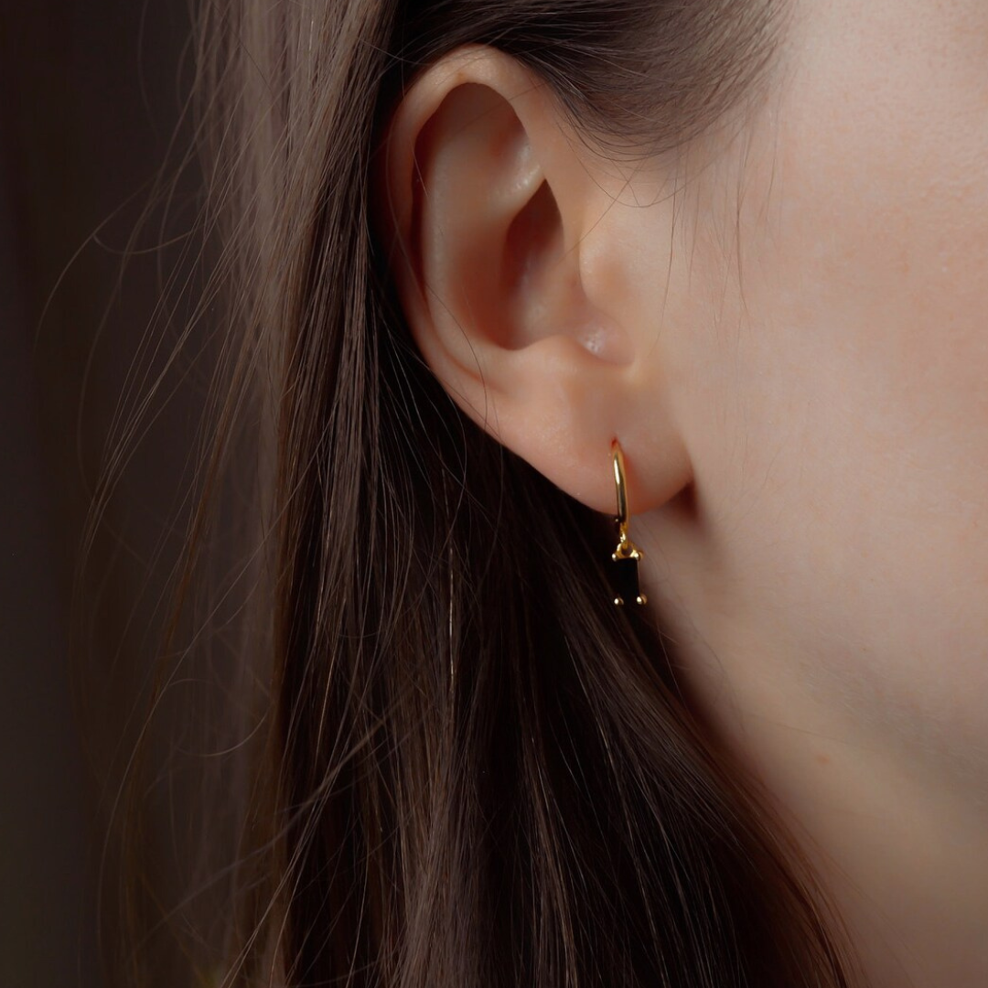 "Black Sparkling" Baguette Zirkonia Creolen und Triple CZ Ohrstecker Set Gold