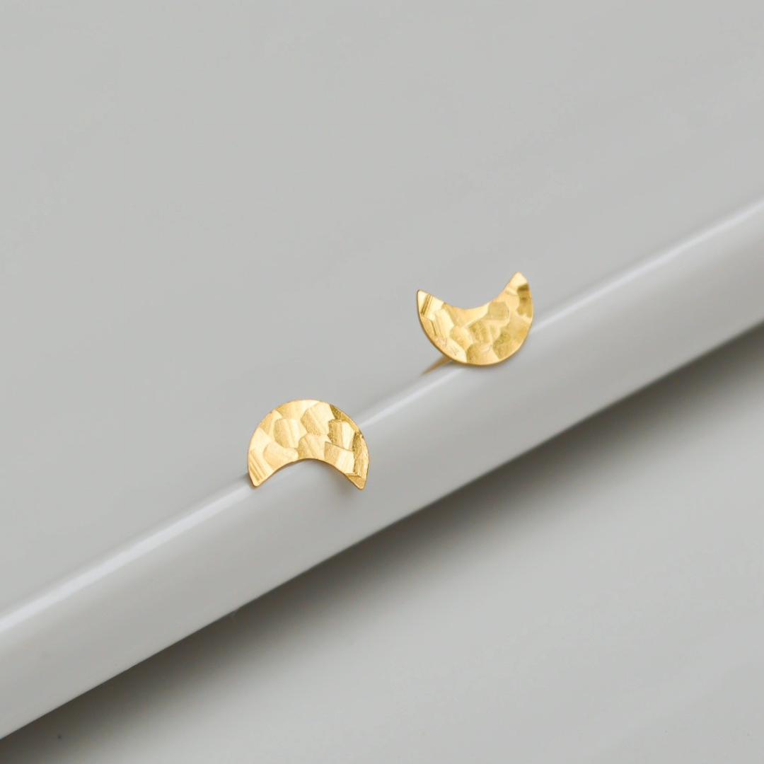 "Goldmoon" filigrane goldene, texturierte Mondohrstecker