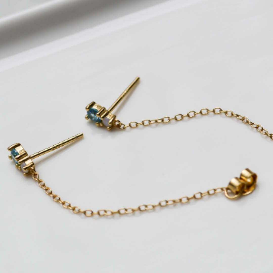 "Maia" zierliche Kettchen Ohrstecker mit blauem Zirkonia und Mondstein
