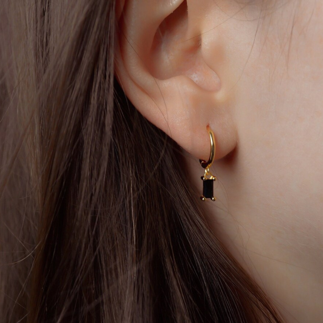 "Phoebe" schwarze Zirkonia Baguette Creolen Gold