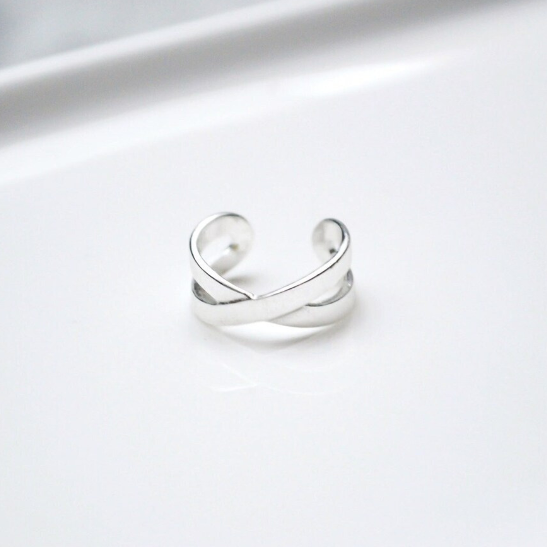 Gekreuzter, eleganter Sterlingsilber Earcuff