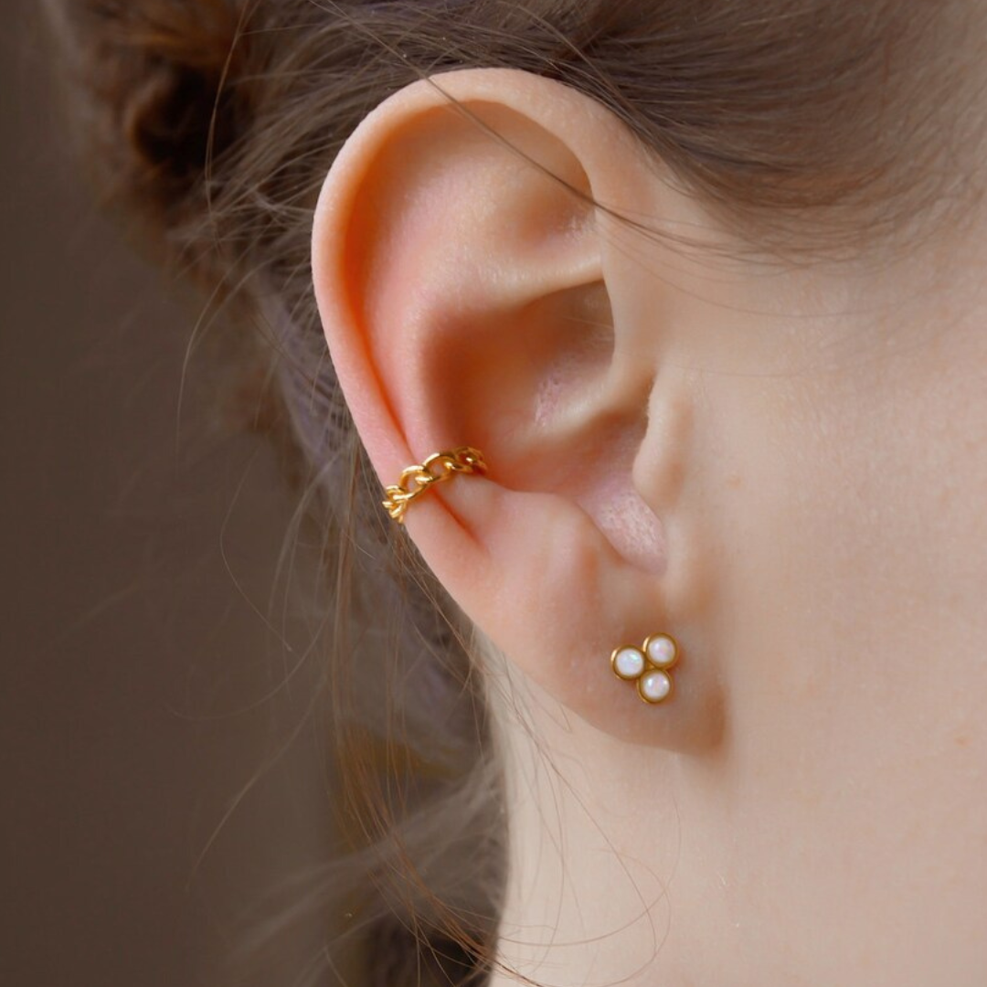 "Liara" zierlicher, geflochtener Earcuff Gold