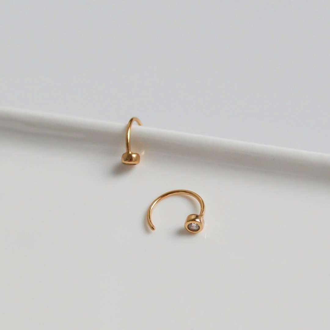 "Clarissa" goldene Zirkonia Huggie Hoops