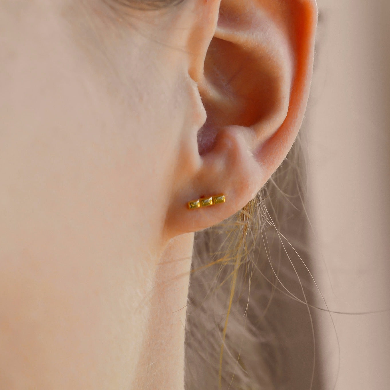 "Loxley" minimalistische Stäbchen Ohrstecker