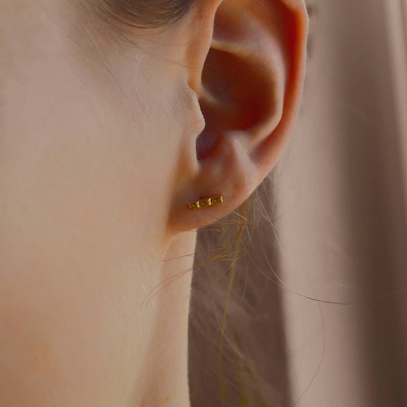 "Loxley" minimalistische Stäbchen Ohrstecker