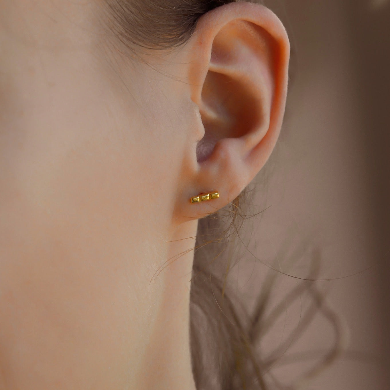 "Loxley" minimalistische Stäbchen Ohrstecker