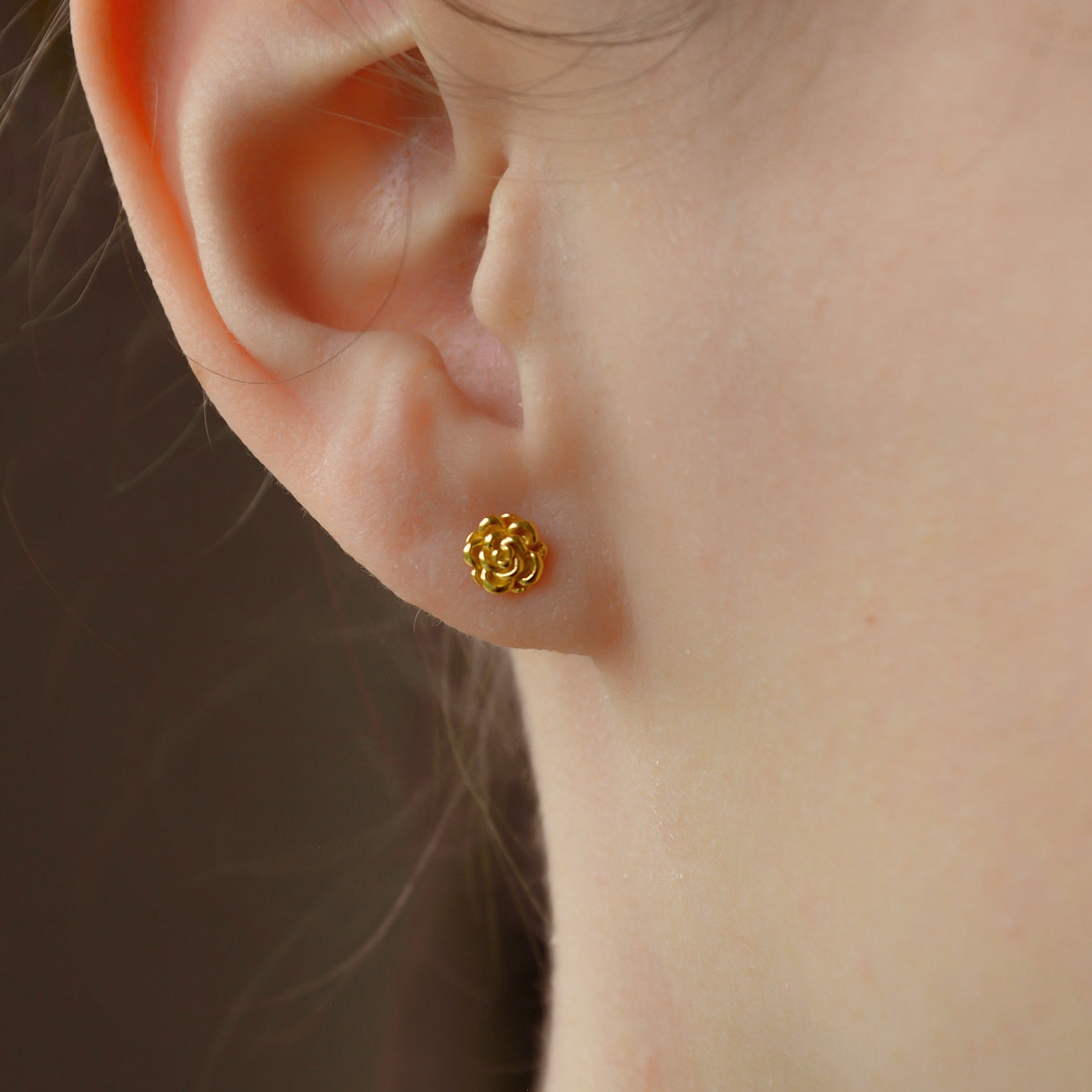 „Aubrey“ kleine Rosen Ohrstecker