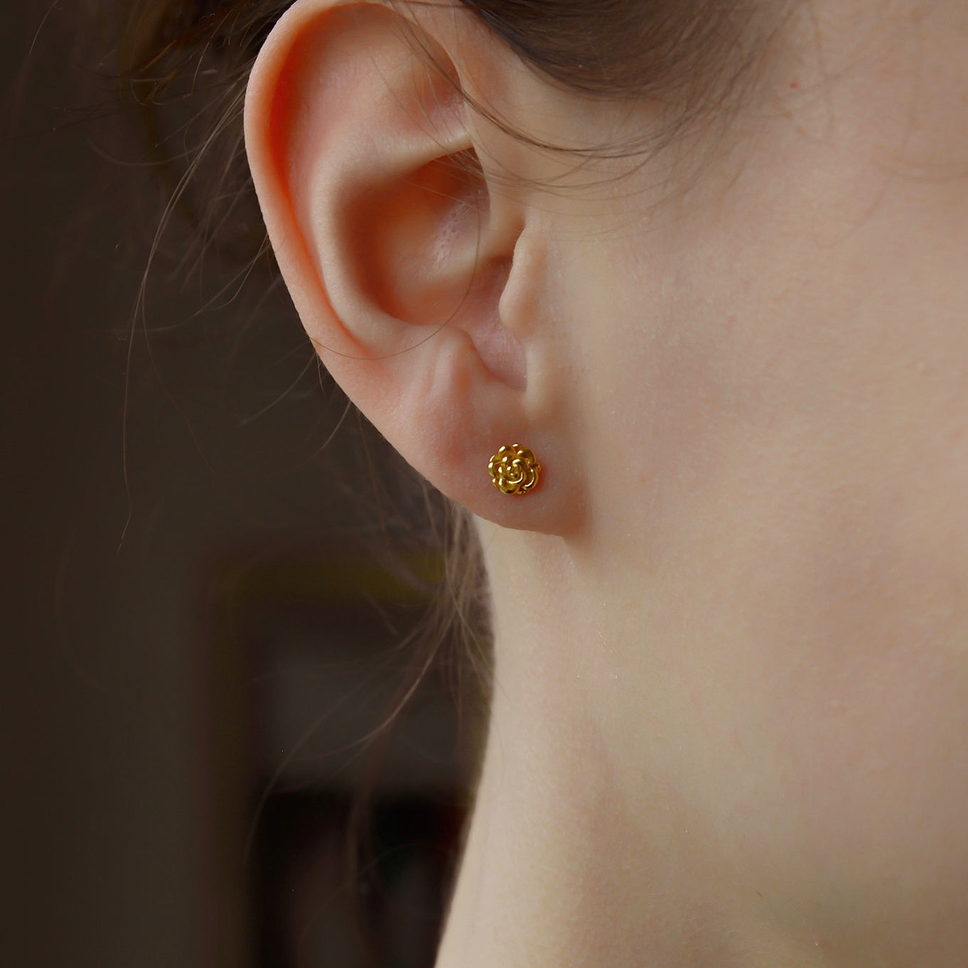 „Aubrey“ kleine Rosen Ohrstecker