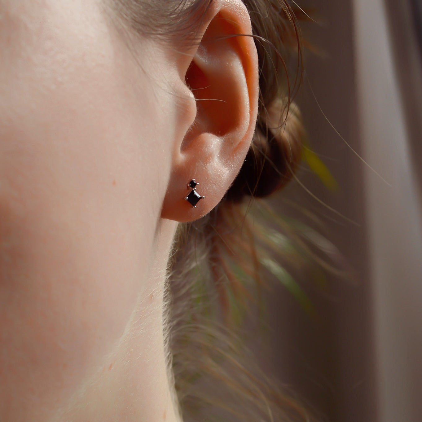 "Odette" Schwarze Zirkonia Ohrstecker