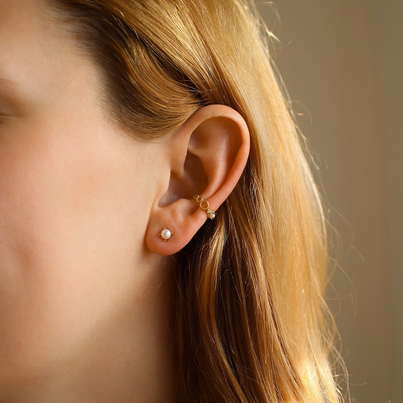 "Penelope" Perlen Earcuff mit Zirkonia