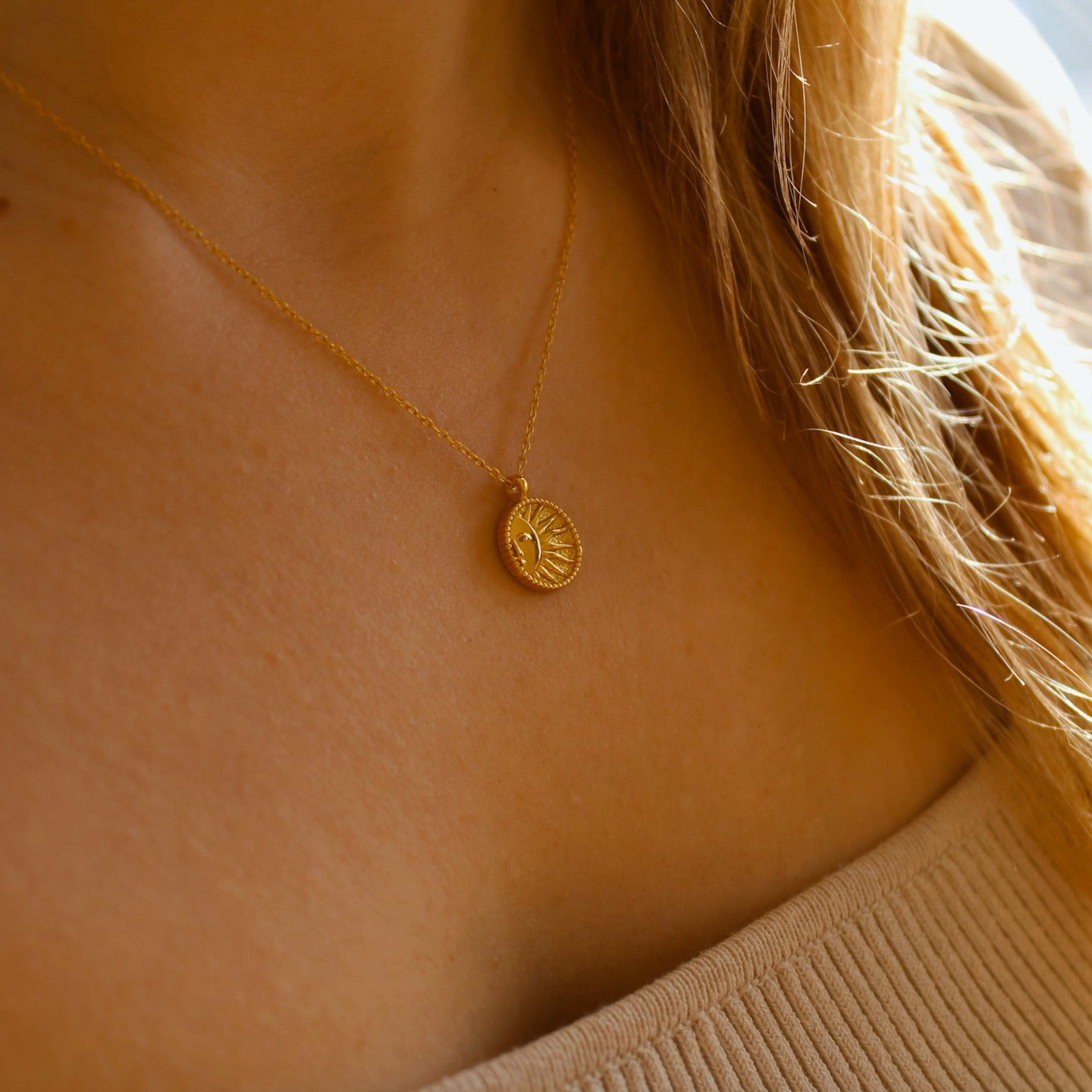 "Celestial Romance" Sonne und Mond Halskette