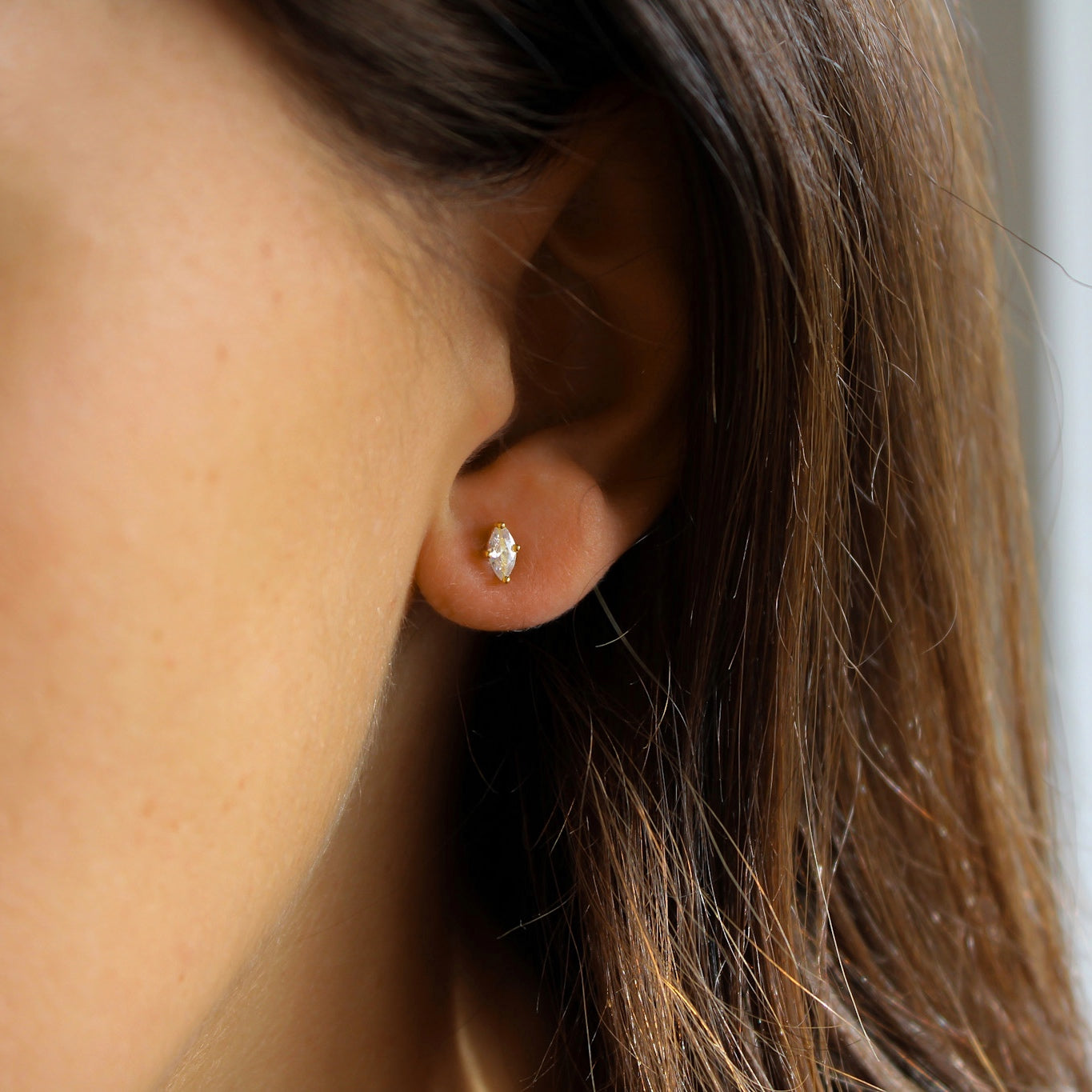 "Savanna" Marquise Ohrstecker mit weißen Zirkonia