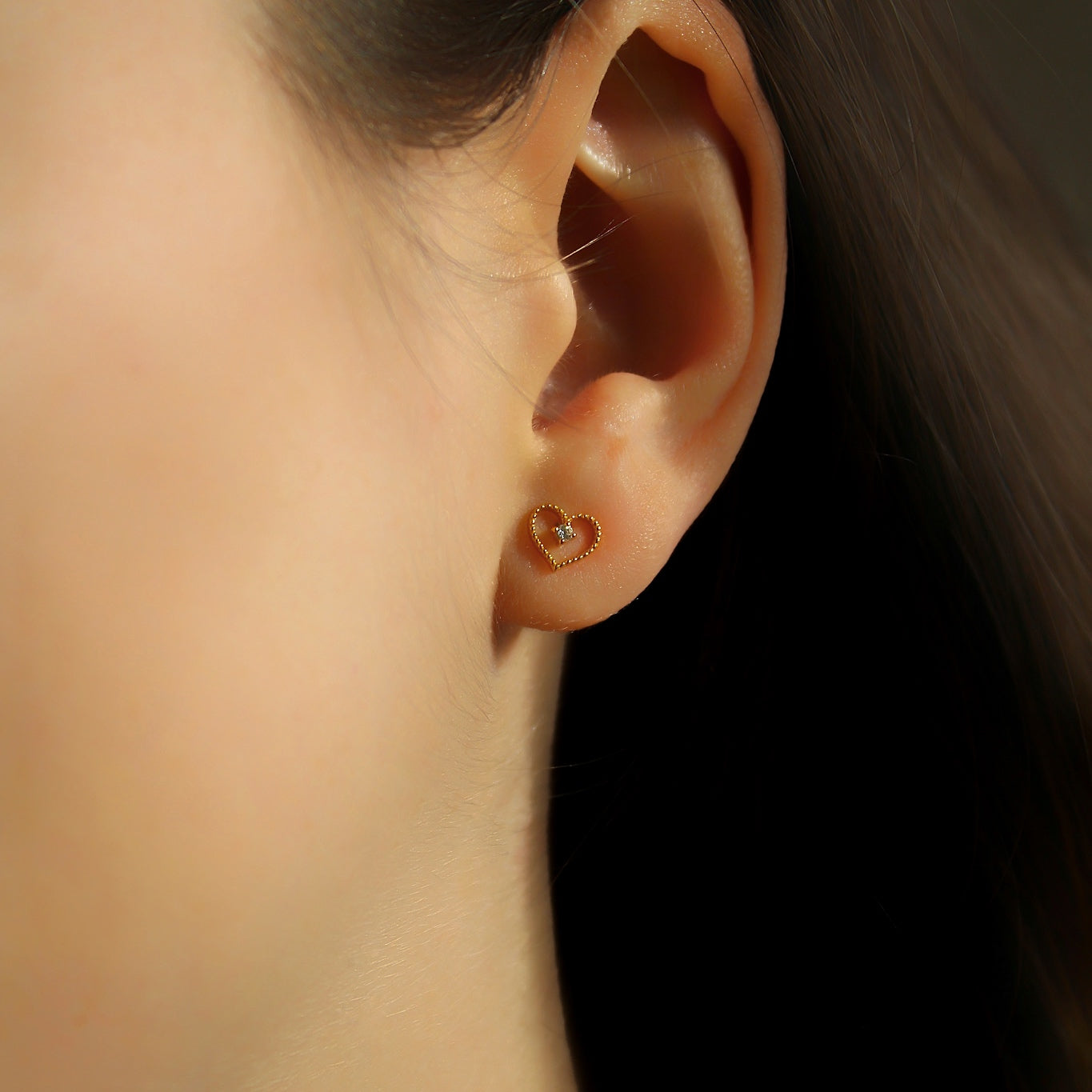 „Mia" zierliche Herz Ohrstecker mit Zirkonia