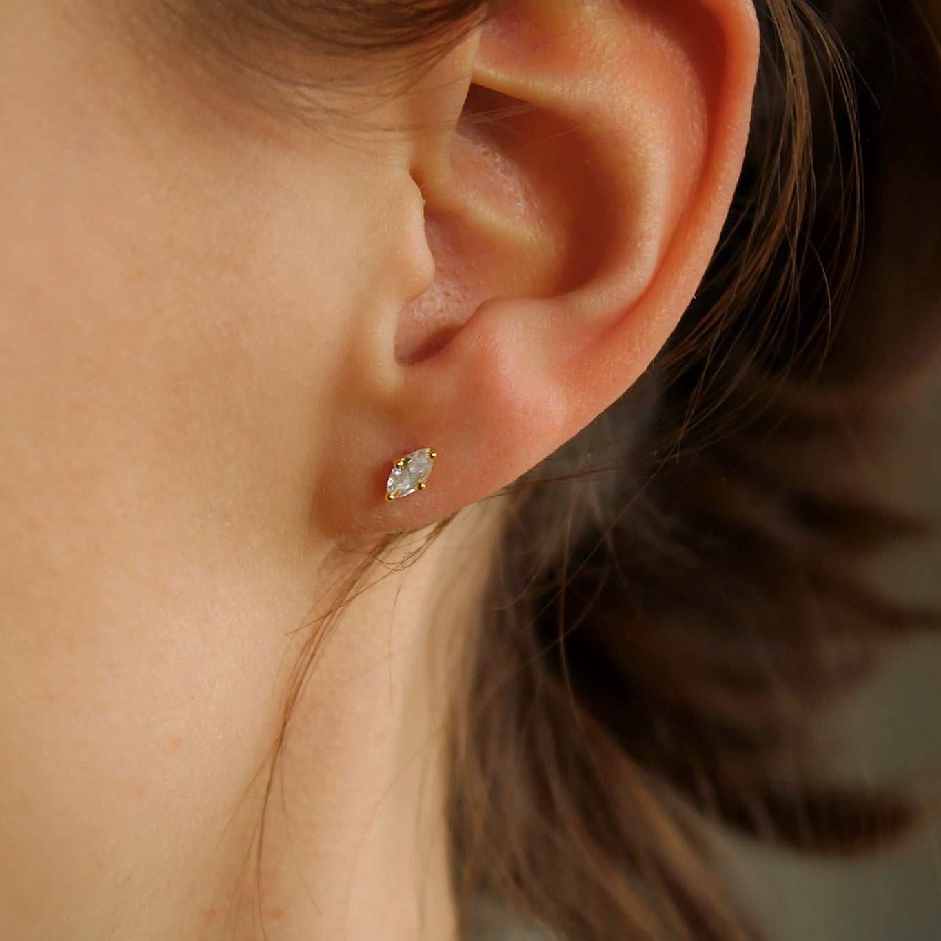 "Savanna" Marquise Ohrstecker mit weißen Zirkonia