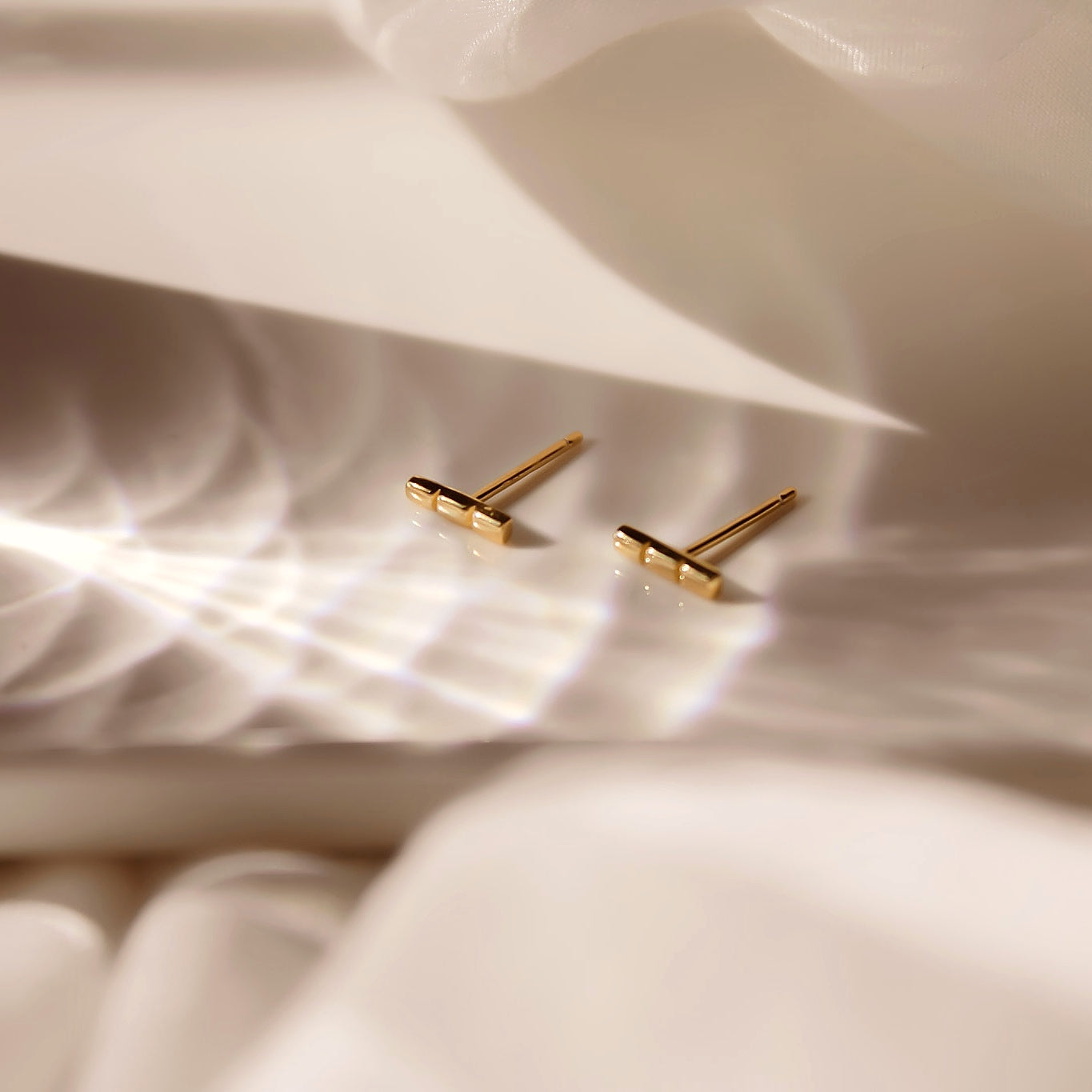 "Loxley" minimalistische Stäbchen Ohrstecker