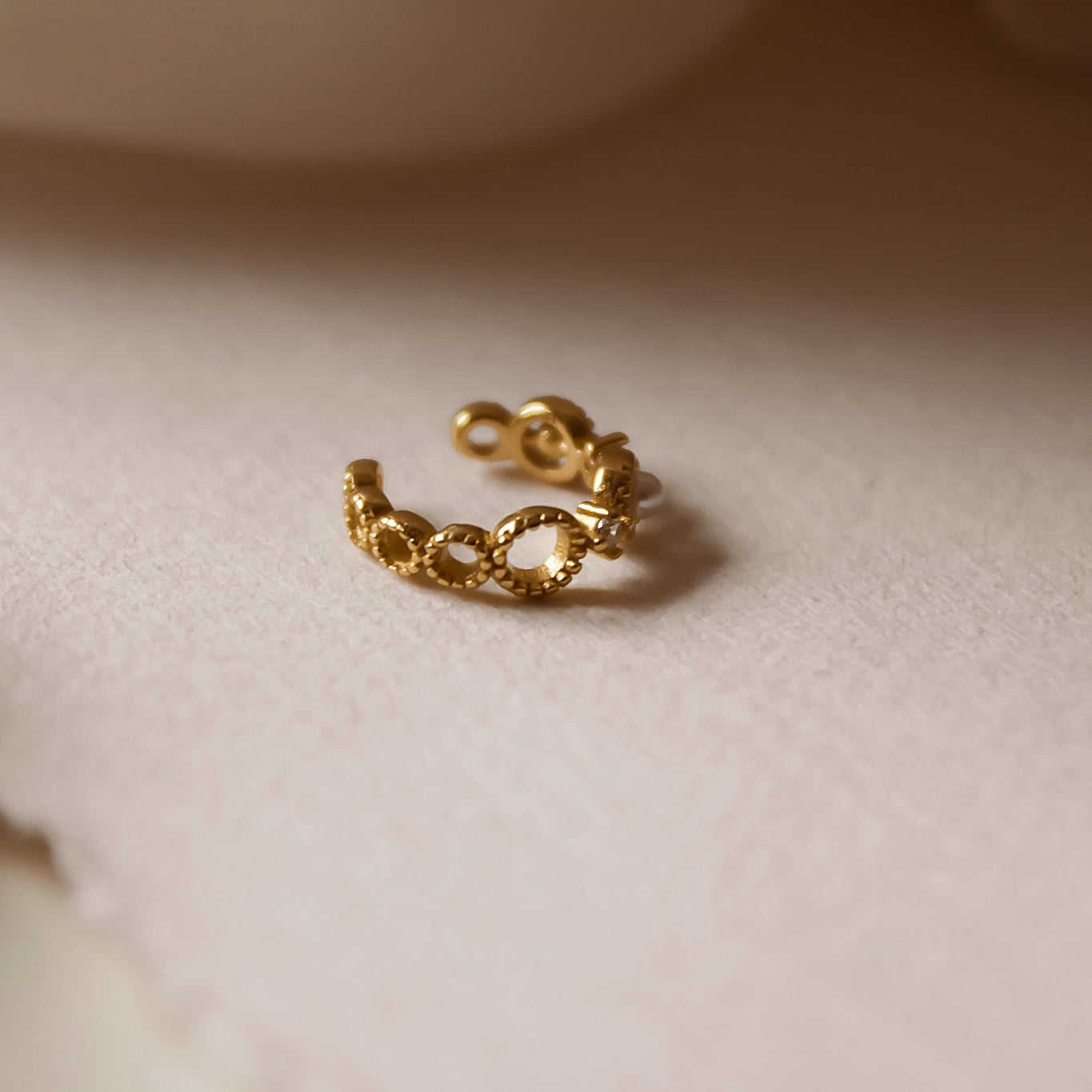 "Penelope" Perlen Earcuff mit Zirkonia