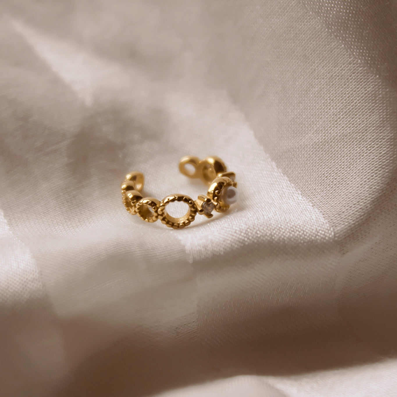 "Penelope" Perlen Earcuff mit Zirkonia