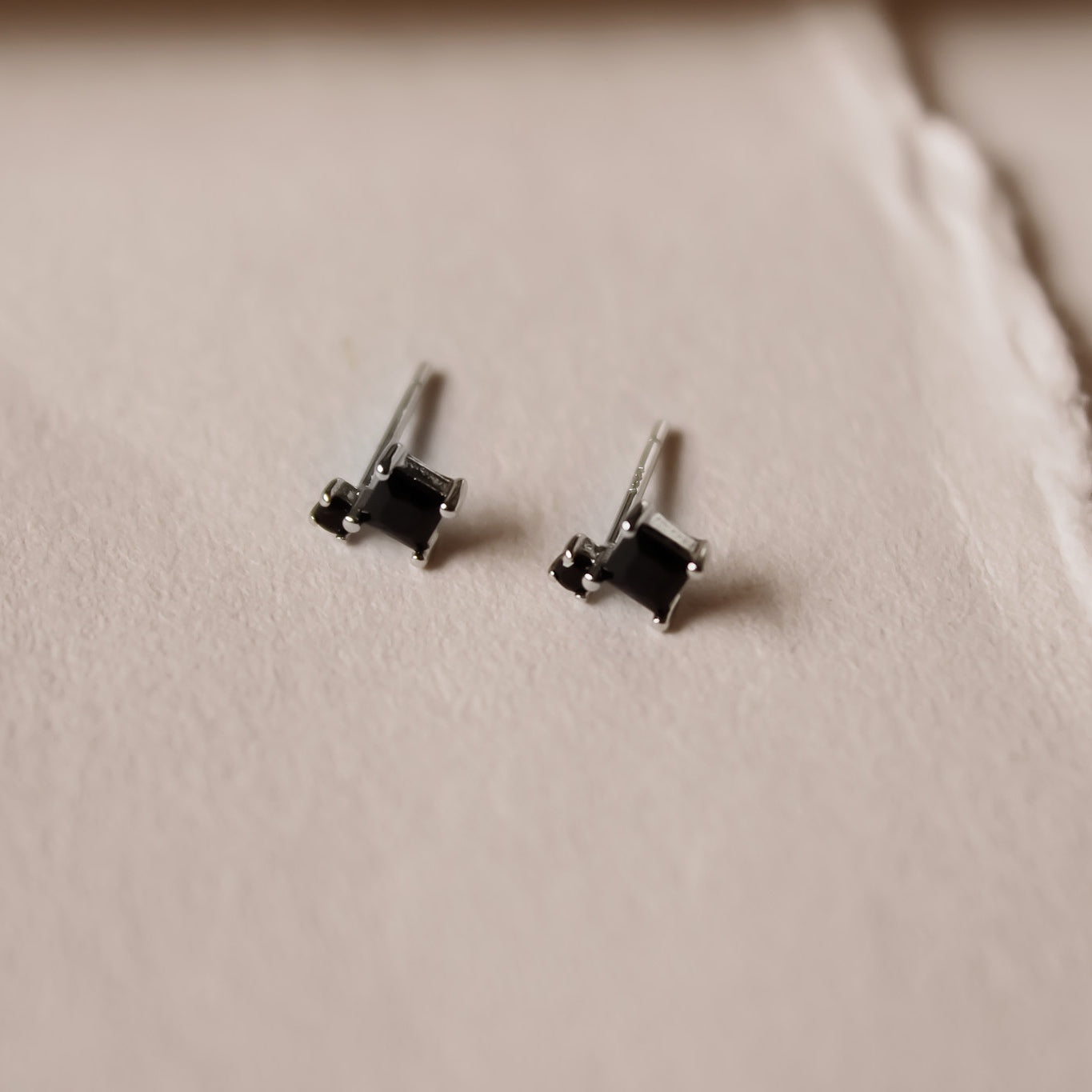 "Odette" Schwarze Zirkonia Ohrstecker