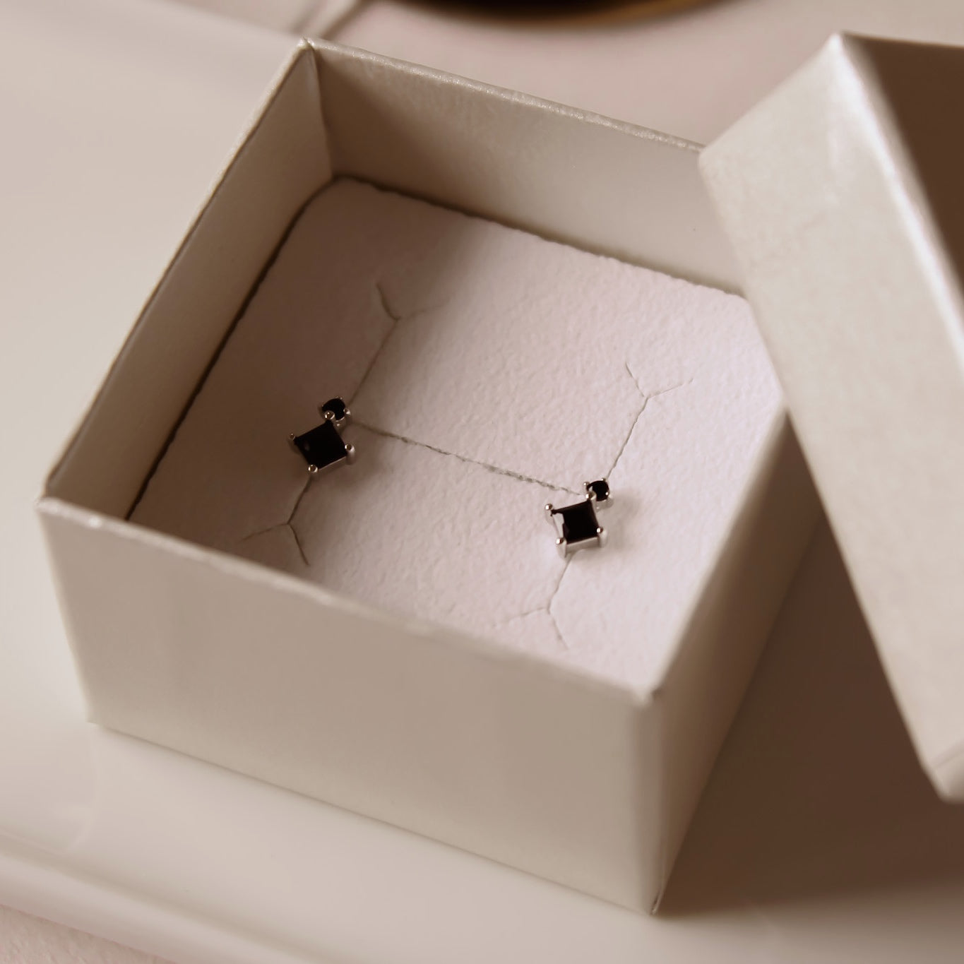 "Odette" Schwarze Zirkonia Ohrstecker