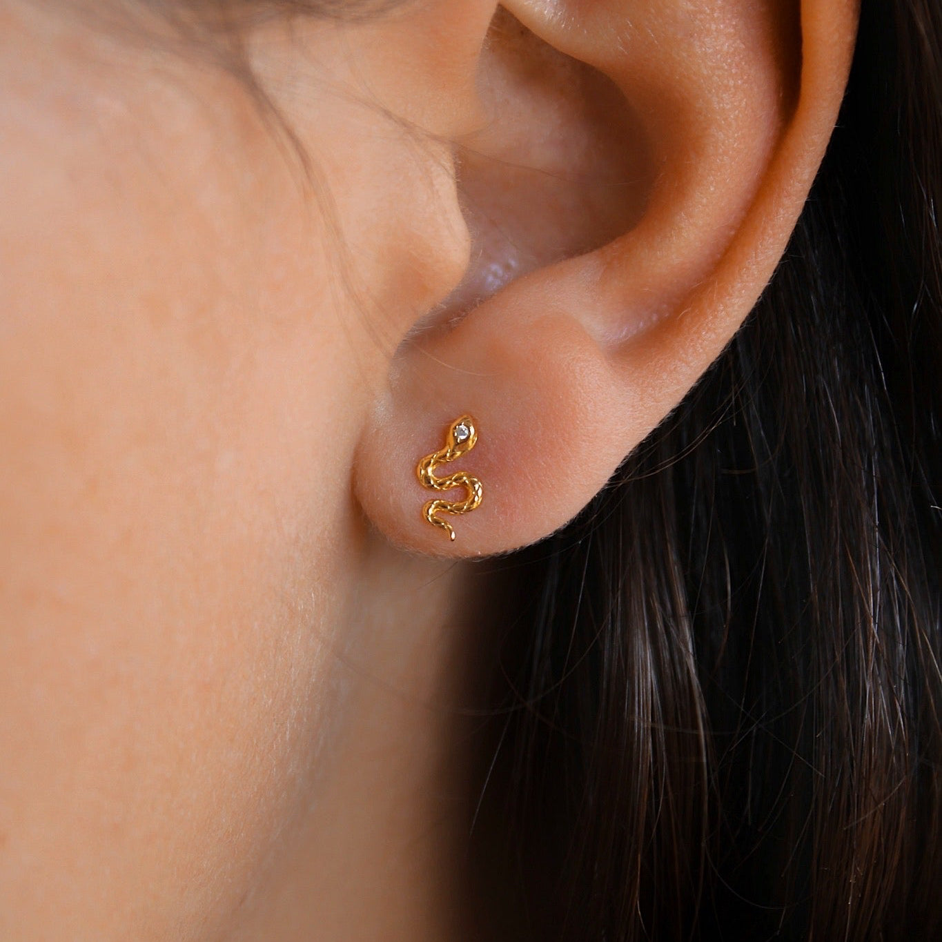 „Fidi" winzige Schlangenohrstecker mit Zirkonia