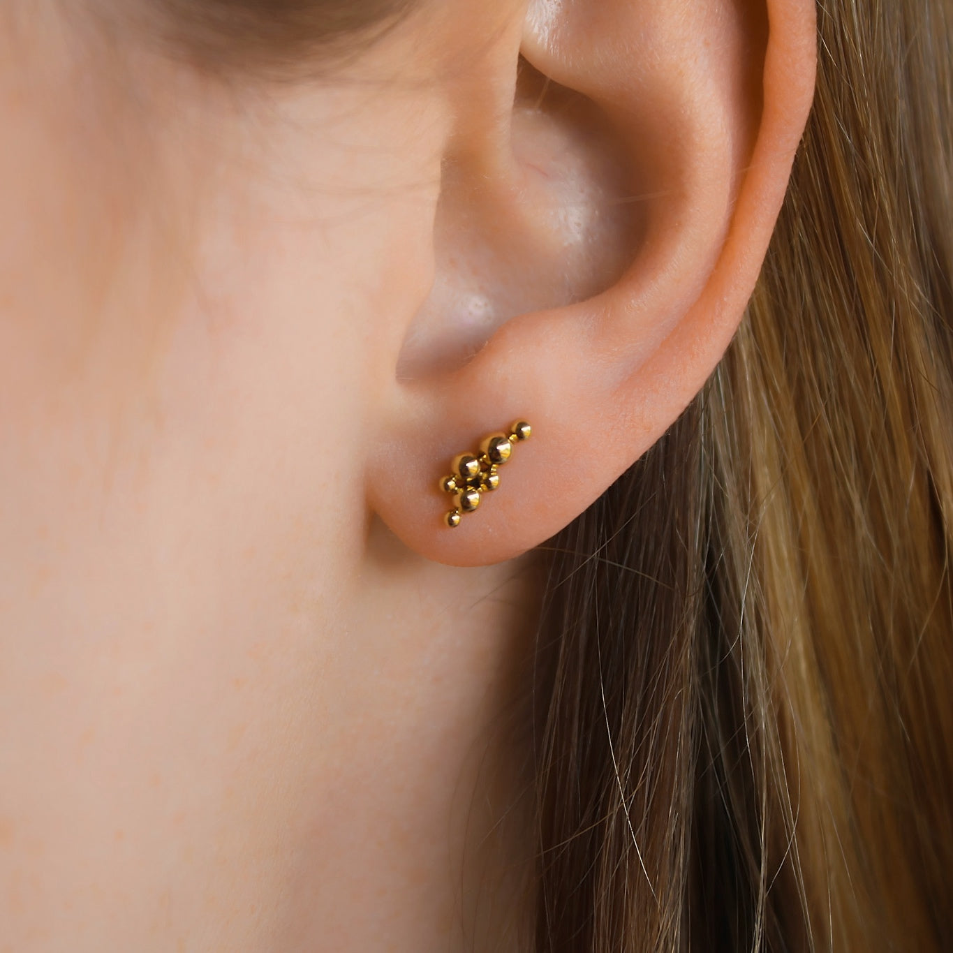 "Bubbly" asymmetrische Kügelchen Ohrstecker Edelstahl