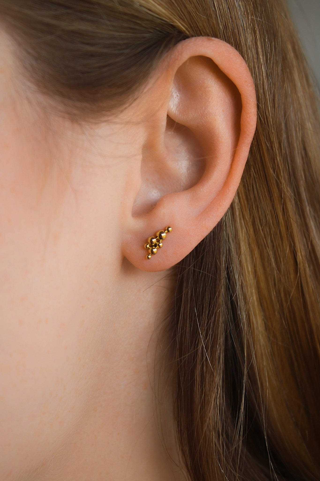 "Bubbly" asymmetrische Kügelchen Ohrstecker Edelstahl