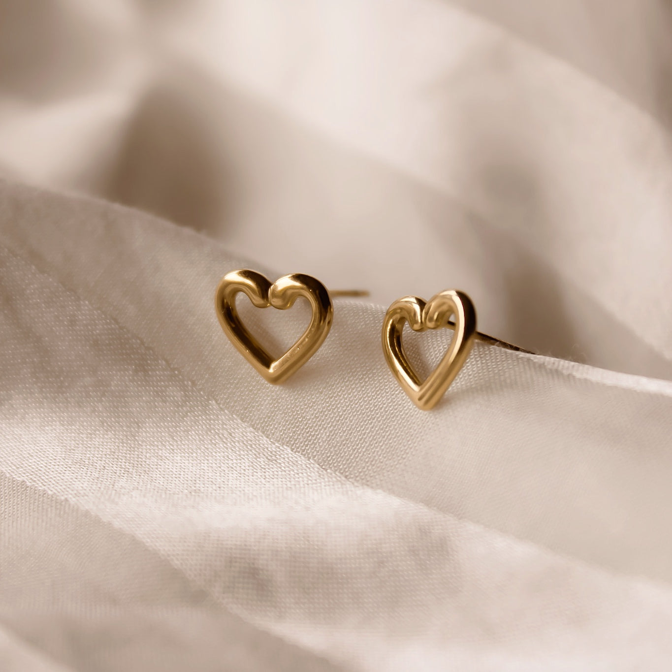 "Anna" schlichte Herz Ohrstecker Edelstahl