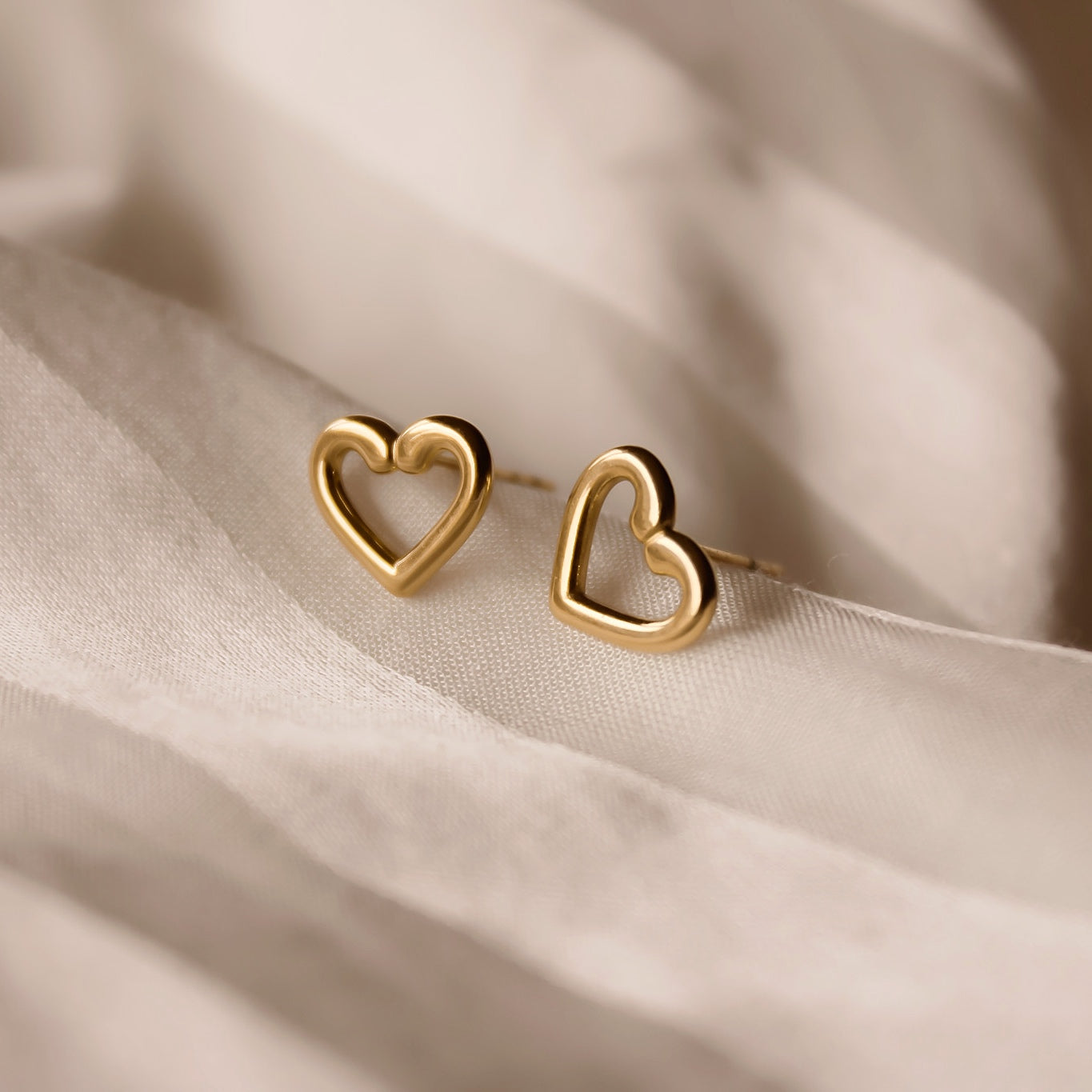 "Anna" schlichte Herz Ohrstecker Edelstahl