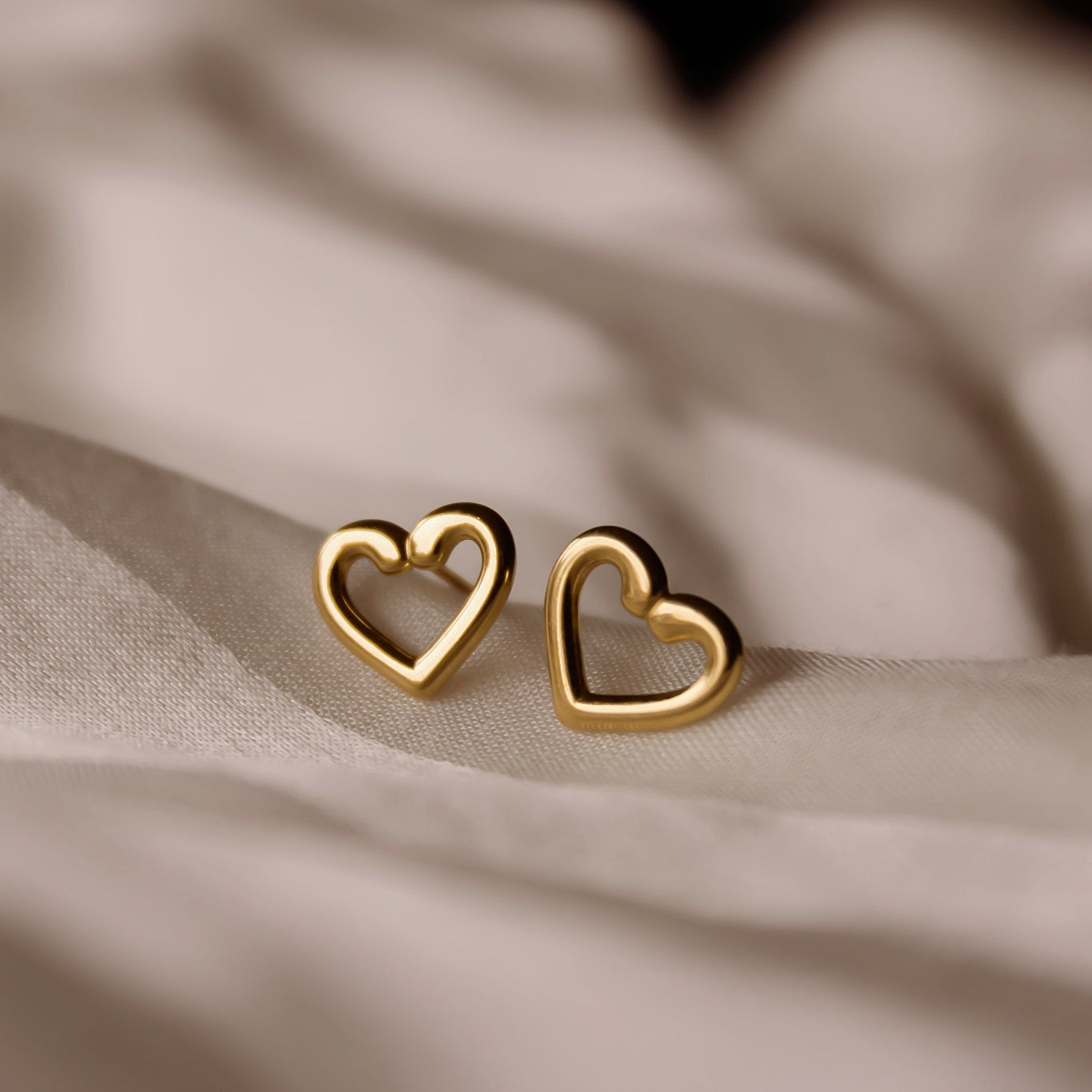 "Anna" schlichte Herz Ohrstecker Edelstahl