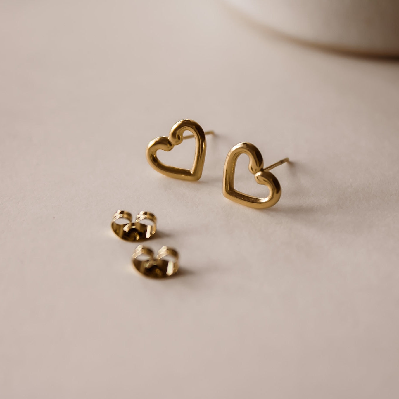"Anna" schlichte Herz Ohrstecker Edelstahl