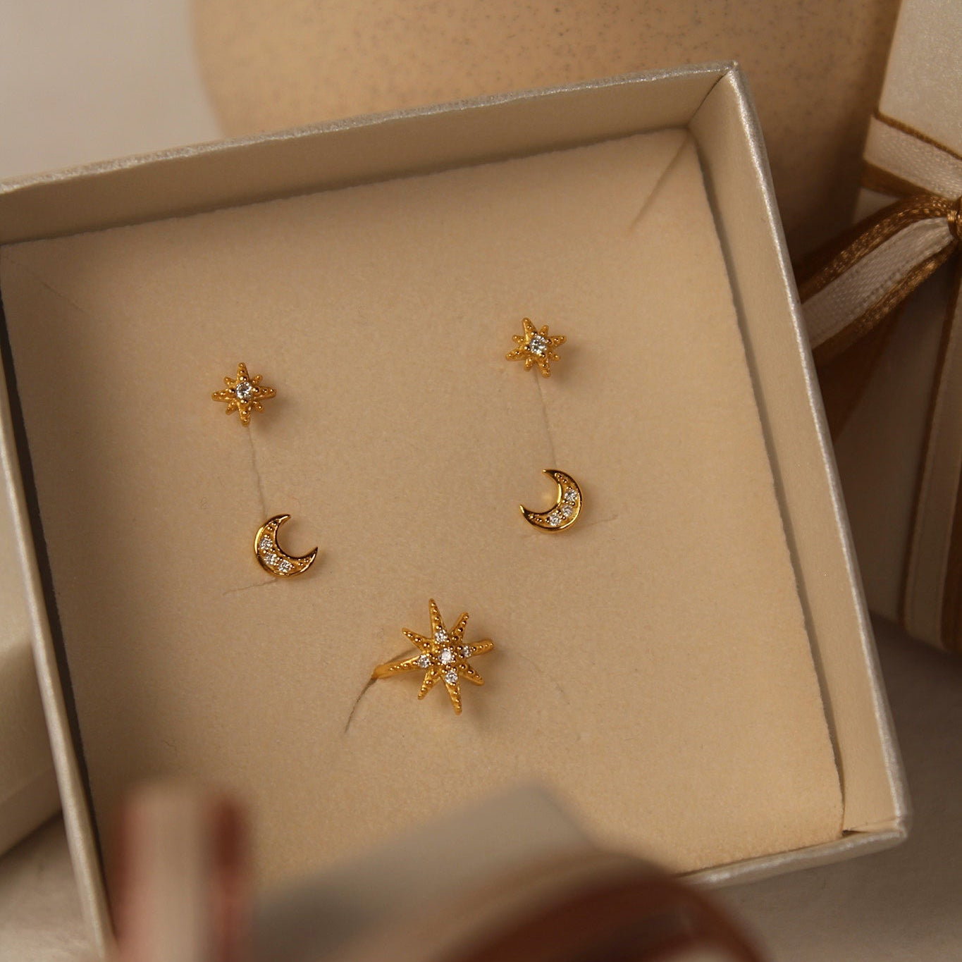 "Celestial Traveler" Ohrstecker & Earcuff Set