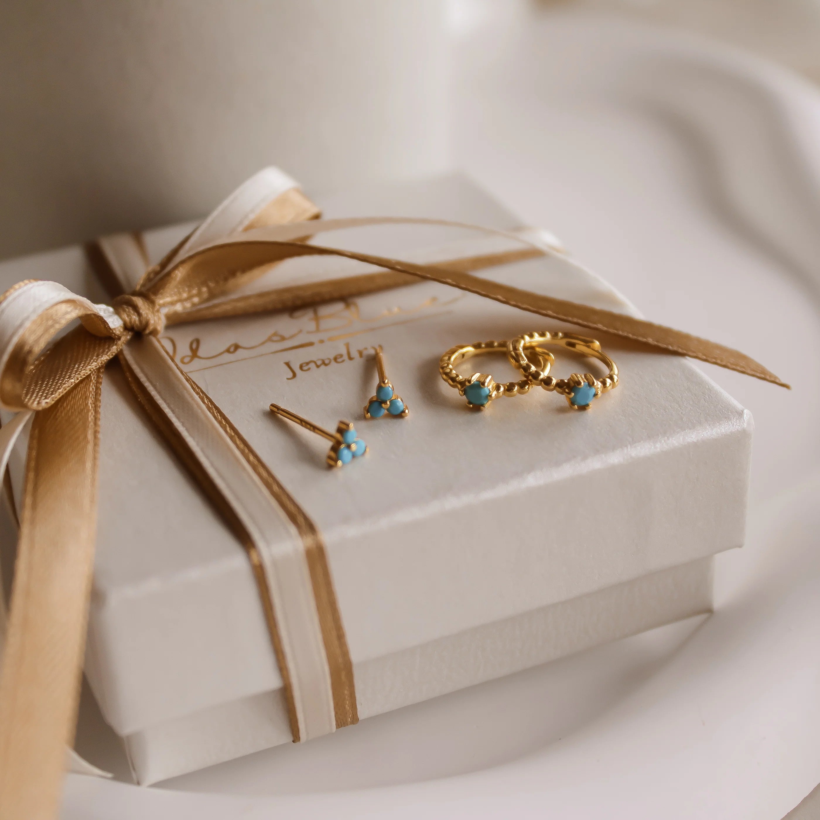 "Sparkling Blossom" Ohrstecker und Creolen Set