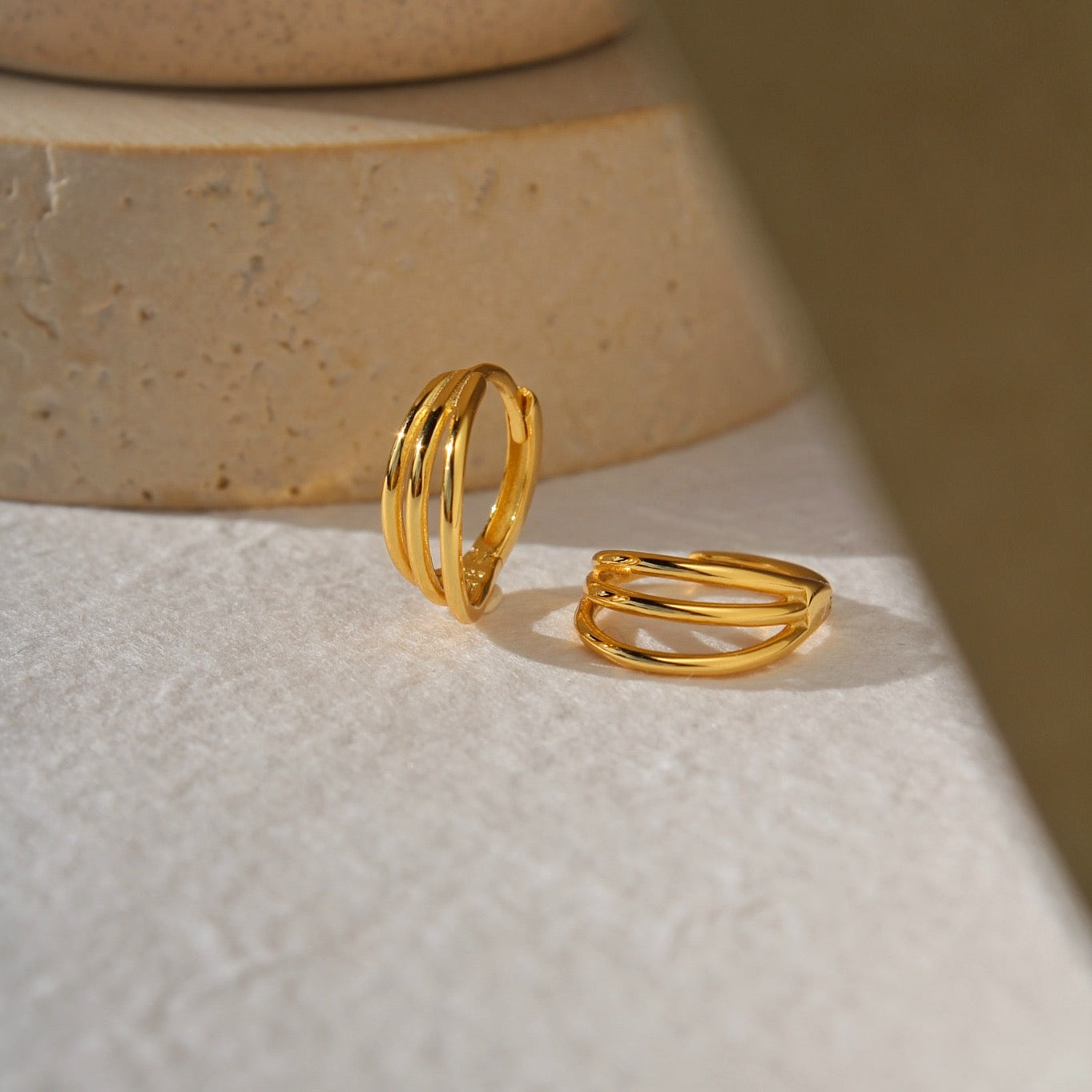 "Kinsley" elegante Trio Strang Creolen