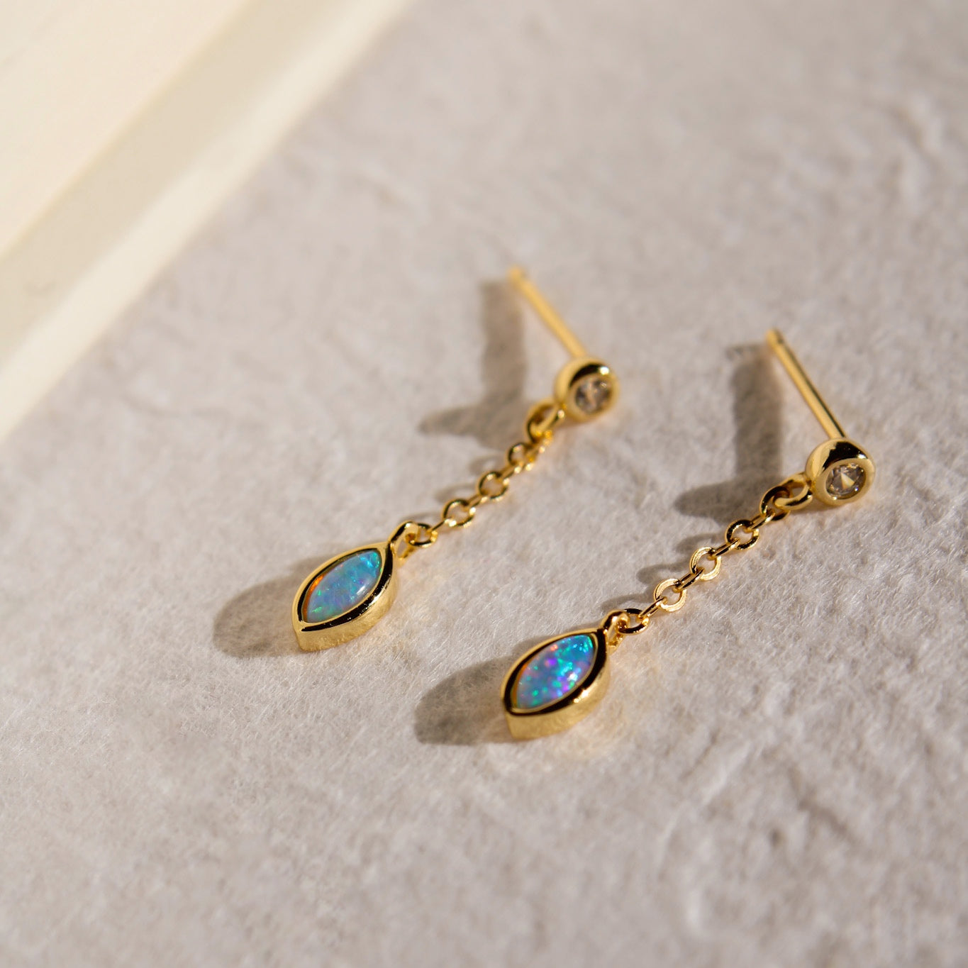 "Beatrice" Marquise Opal Hängeohrringe