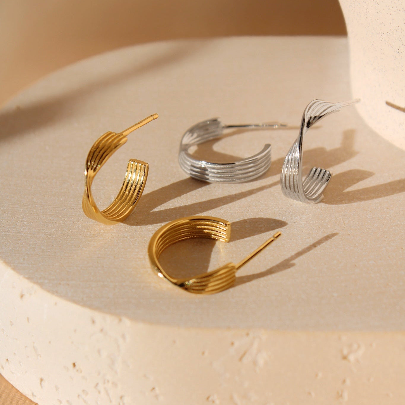 "Kaja" elegante Creolen Gold für jeden Tag