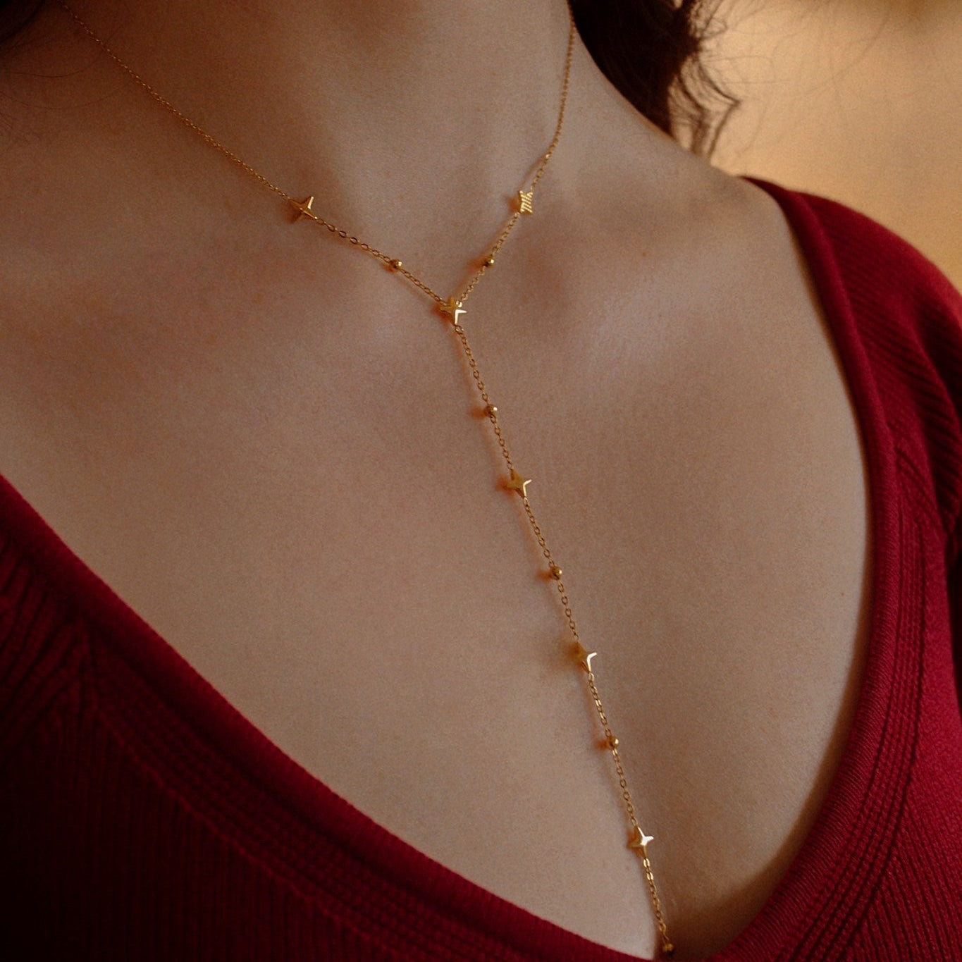 "Astra Flow" elegante Y Kette im Sternen Design