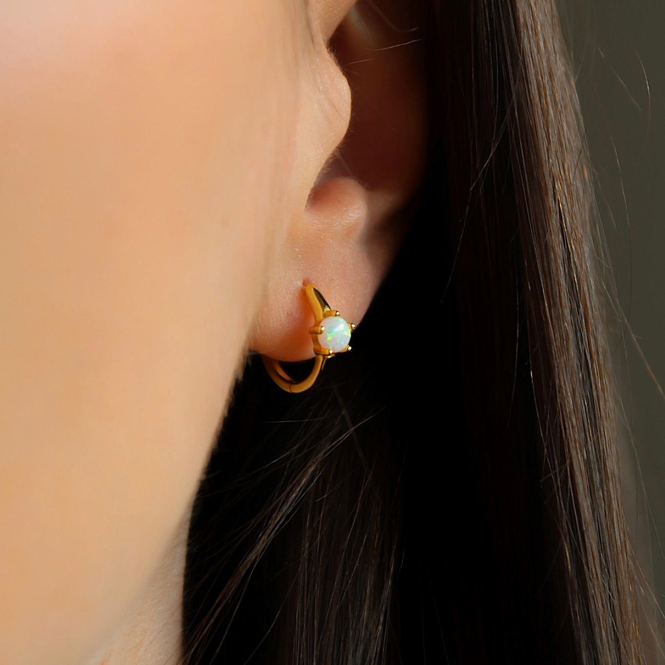 „Thea" schlichte Creolen mit Opal