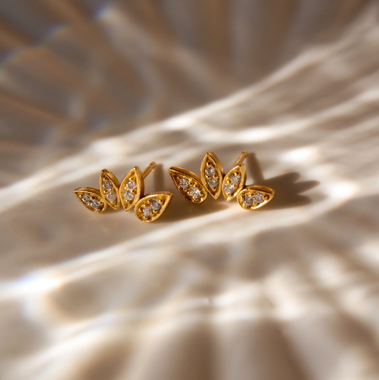 "Tassia" Zirkonia Blüten Ohrstecker