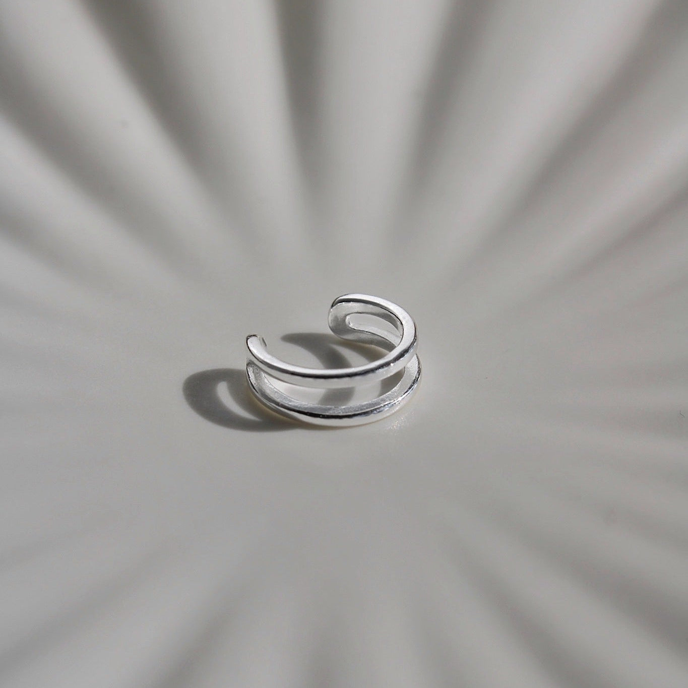 Aeris – Minimalistischer Earcuff aus 925 Sterling Silber