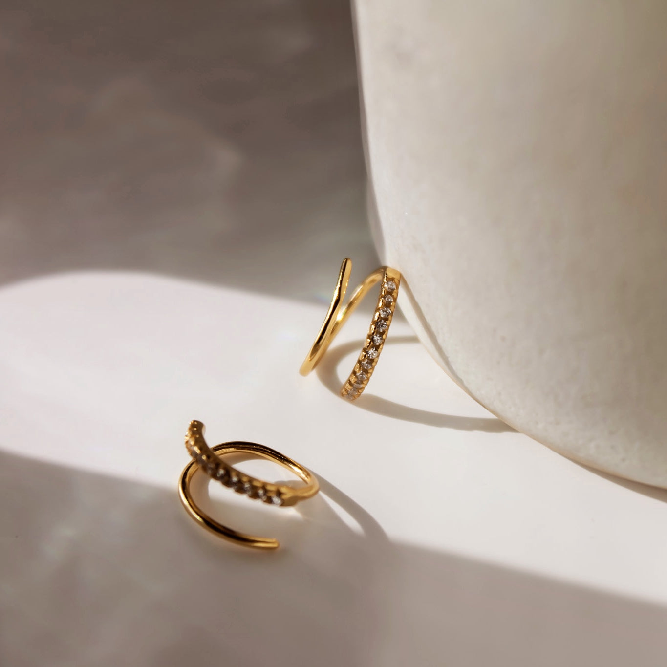 „Calista" Spiral Ohrringe mit Zirkonia