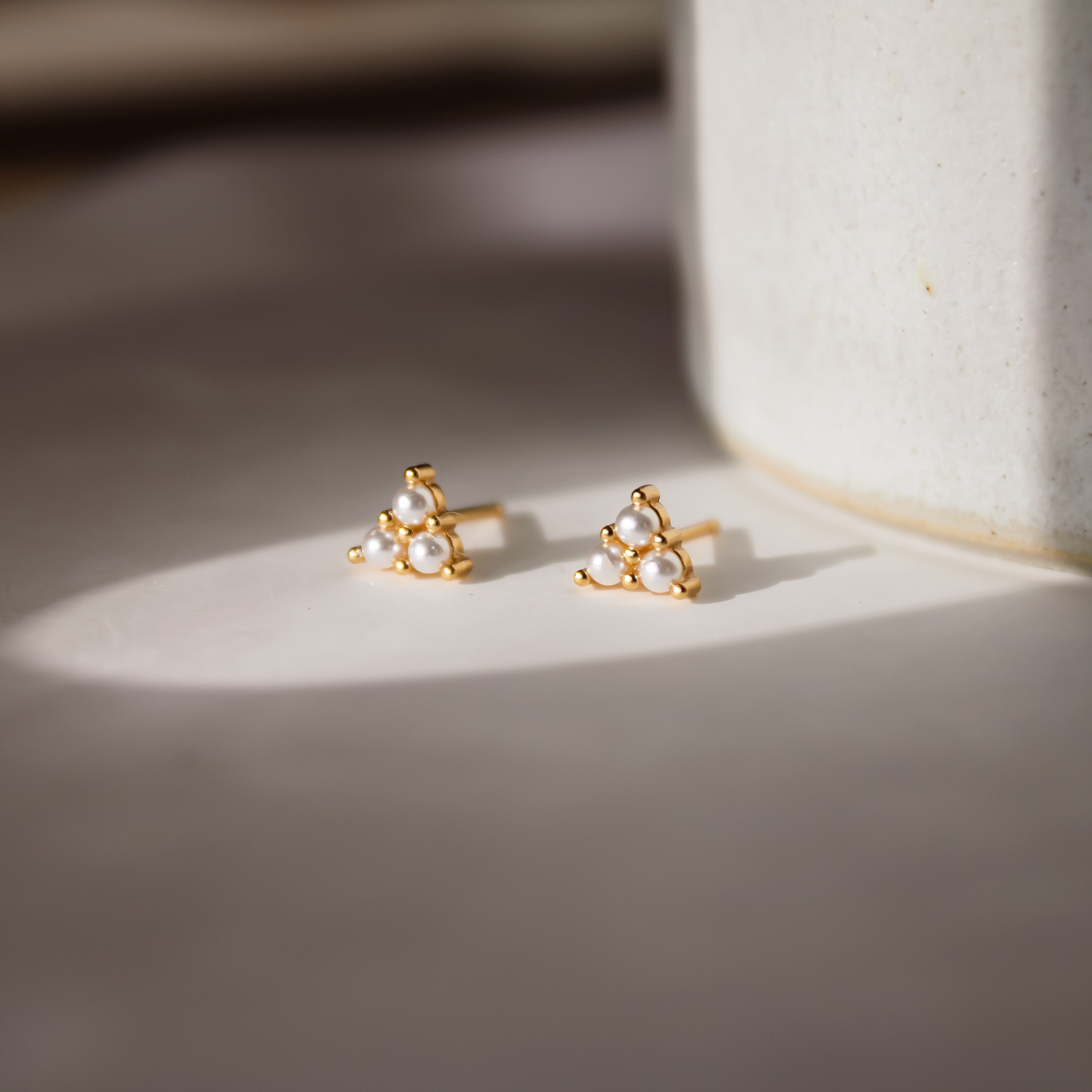 „Ariadne" Triple Pearl Ohrstecker