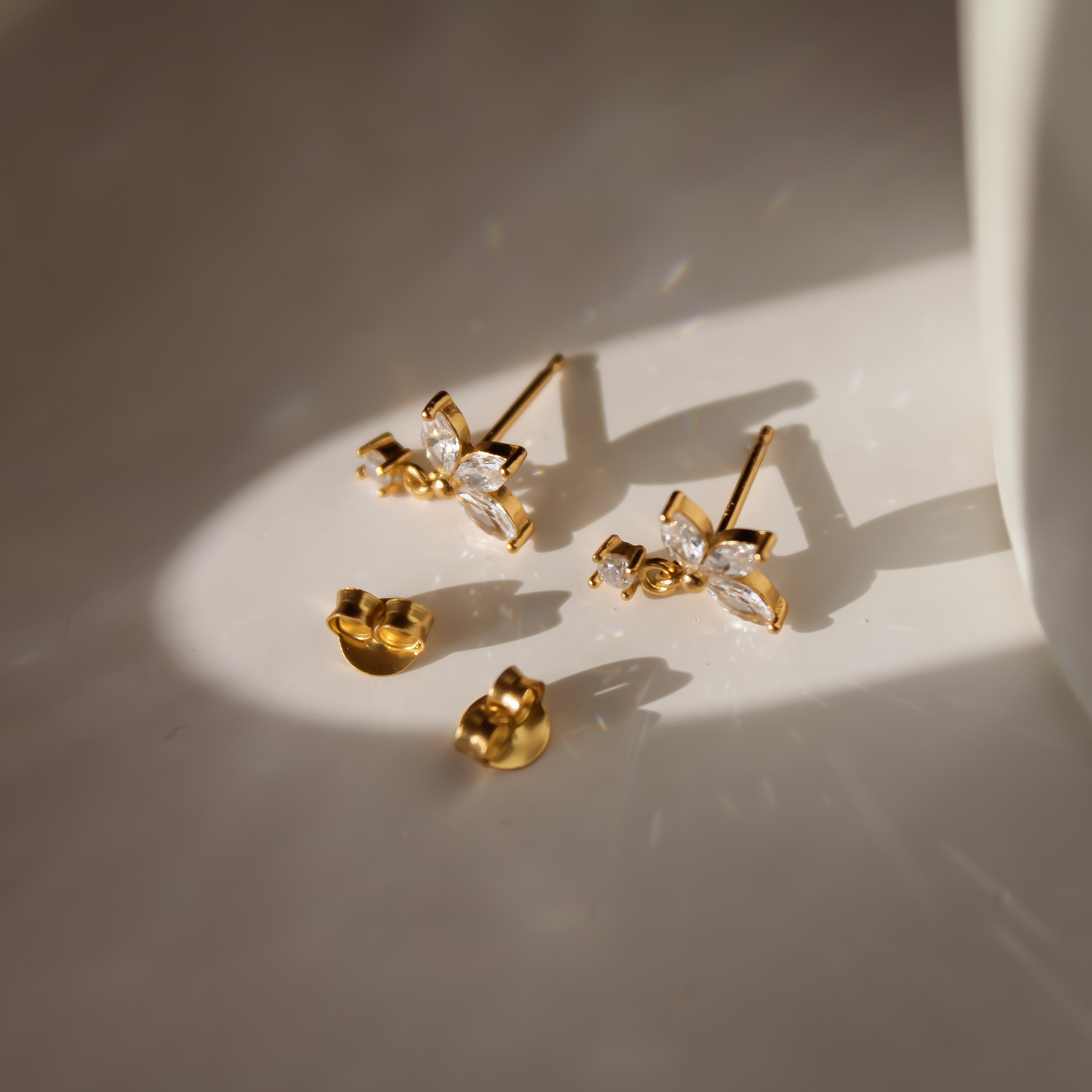 „Chaya" florale Zirkonia Ohrstecker