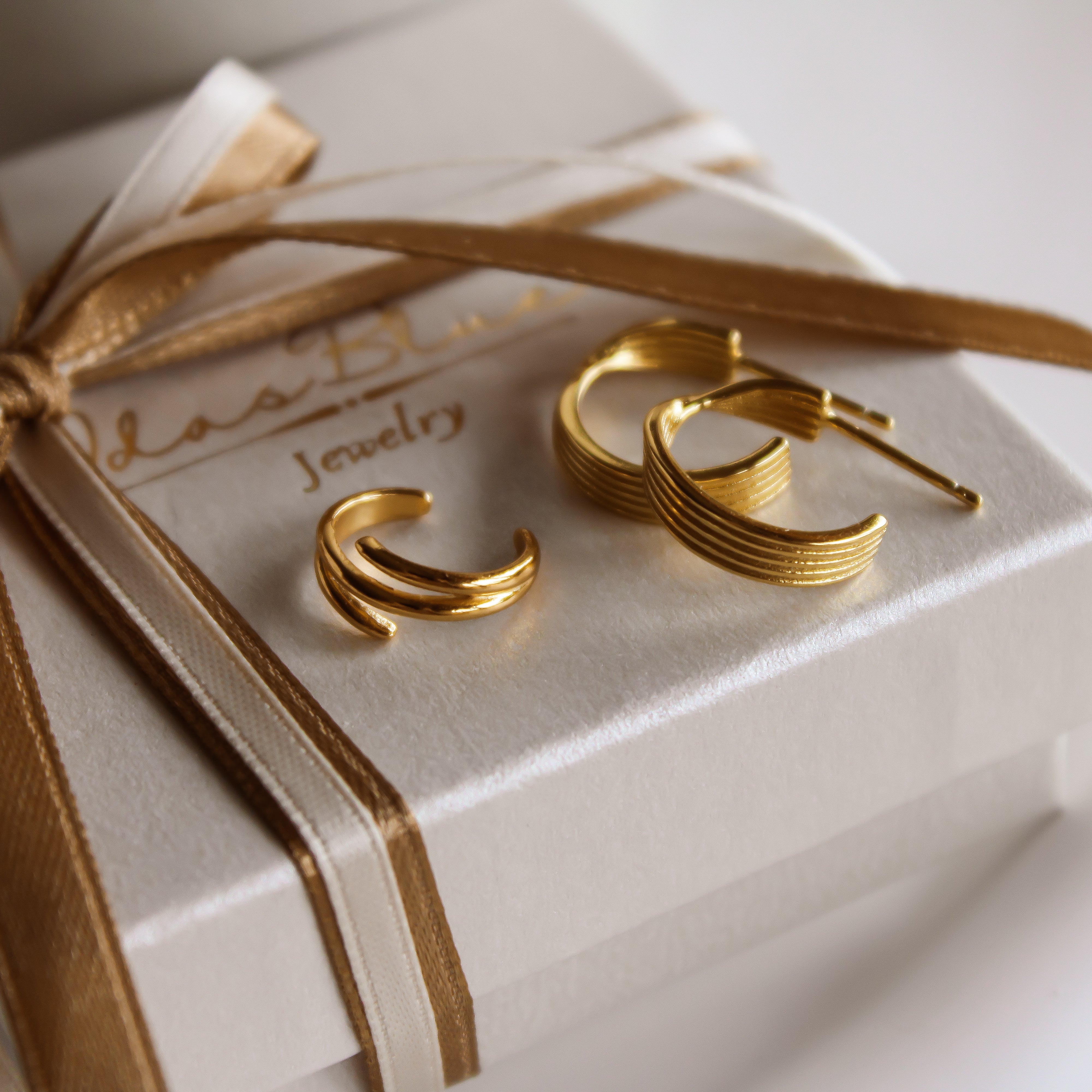 „Kajame" klassisches Creolen und Earcuff Set