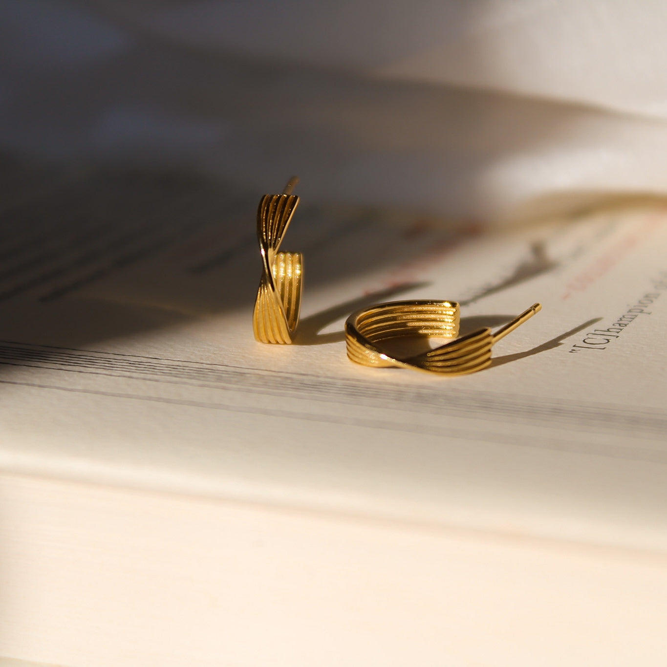 "Kaja" elegante Creolen Gold für jeden Tag