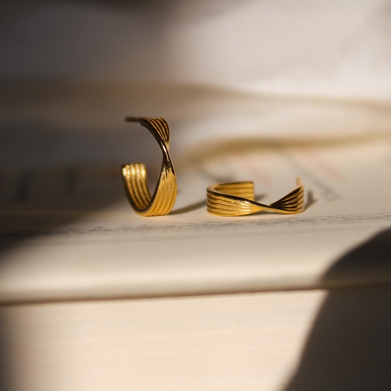 "Kaja" elegante Creolen Gold für jeden Tag