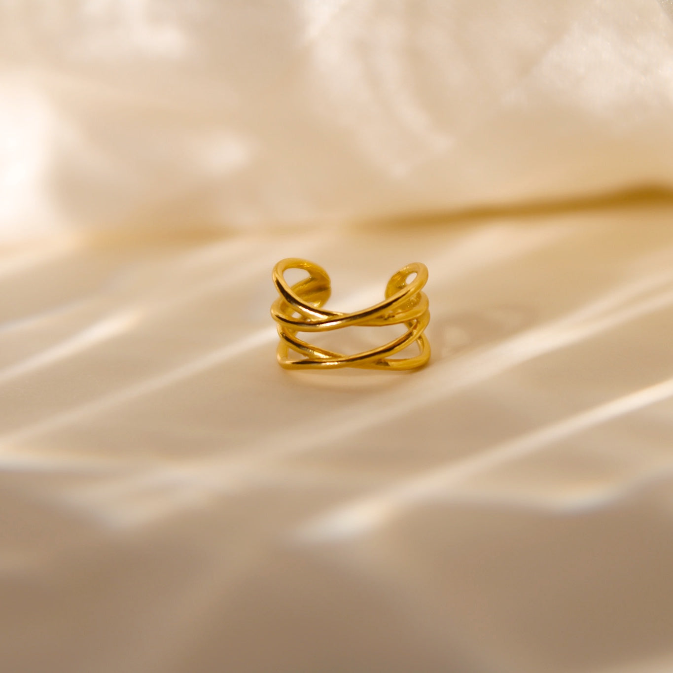 "X X" - Earcuff Gold